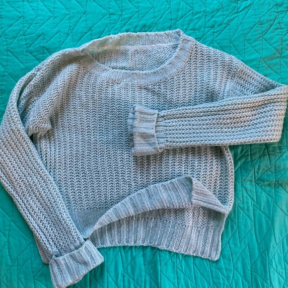 Women’s knit crop-top sweater. - Picture 2 of 2